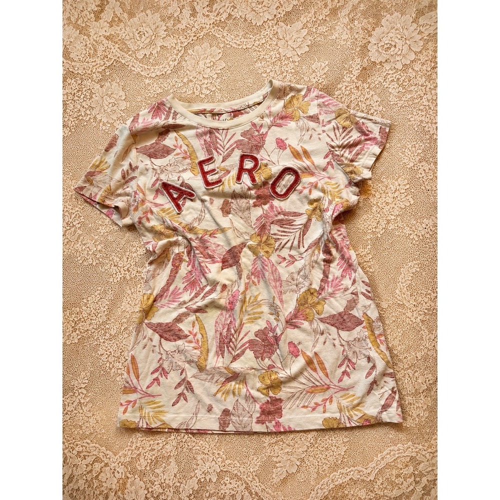 Y2K Aeropostale Floral Graphic Tee AERO
L 2000s Preppy Coquette Boho Beachy